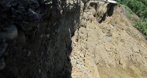 В Киеве из-за оползня объявлена чрезвычайная ситуация