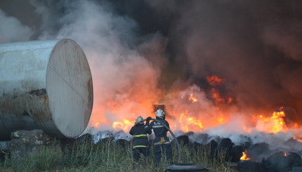 Пожар на заводе по переработке автомобильных шин