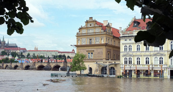 В Праге открыли, несмотря на угрозу повторного наводнения, все станции метро  