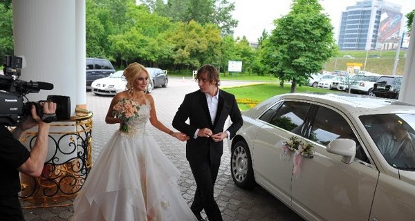 Лера Кудрявцева стала женой хоккеиста, который младше ее на 17 лет 
