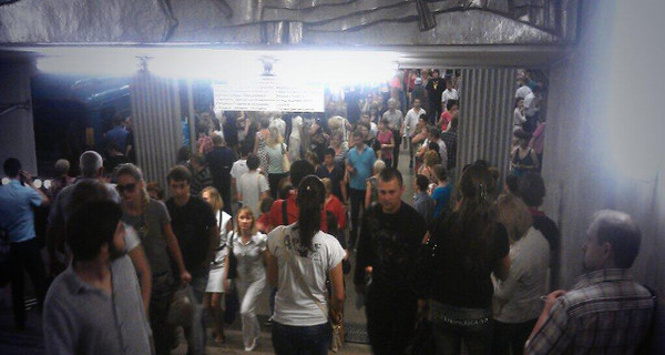 Второй коллапс в московском метро за неделю: 11 пострадавших в больнице