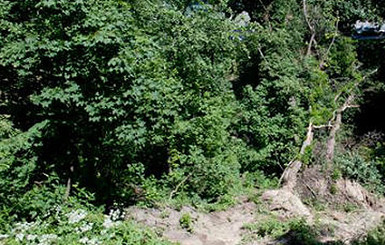 Киевские власти составили список оползнеопасных зон города