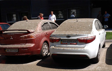 В Харькове машины залило бетоном