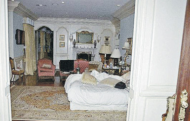 Обнародовано фото спальни, в которой умер Майкл Джексон 