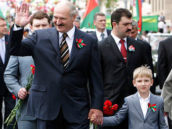 Лукашенко прилетел в Украину с девятилетним сыном Николаем