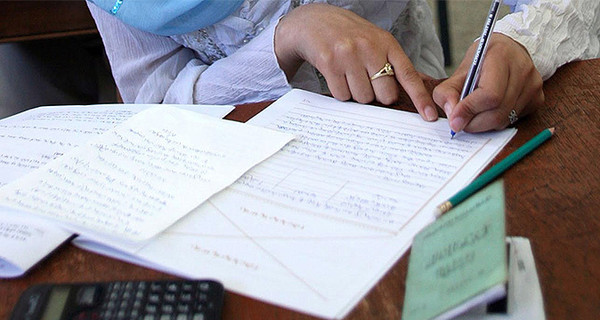 Во Франции разоблачили маму, которая сдавала экзамен за дочь