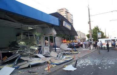 Водитель, разгромивший в Сумах остановку с людьми, отсидел срок за убийство