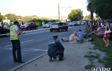 В Днепропетровске на набережной мотоциклист погиб из-за пешеходов