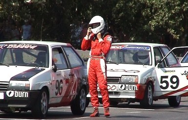 Украинский гонщик победил на знаменитой трассе в Ле-Мане