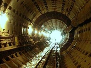 В Киеве остановилось метро
