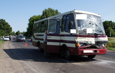 На Волыни маршрутка попала в аварию: есть раненые
