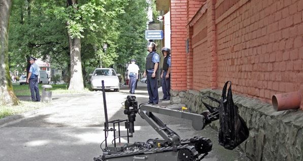 Во Львове возле Генконсульства Российской Федерации искали взрывчатку