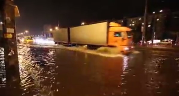 Штормовое предупреждение: Киев затопило и будет заливать дальше