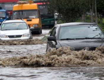 В Китае от ливневых дождей пострадали 4 миллиона человек