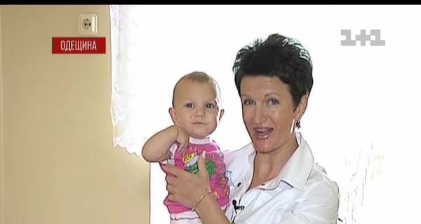 Непутевая мать бросила ребенка погибать в выгребной яме