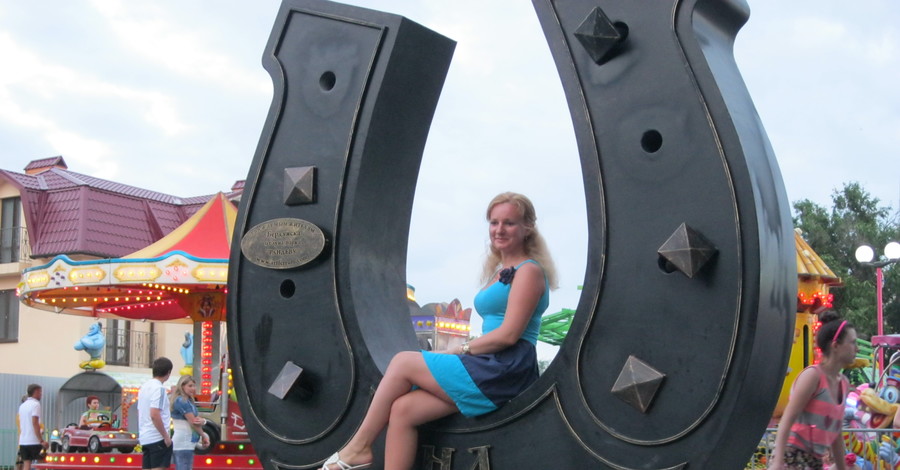 В Бердянске появился памятник счастливой подкове