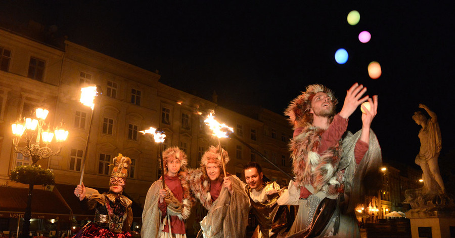 Ночью во Львове сразятся рыцари и покажут спектакли