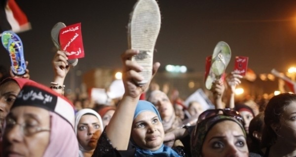 Сторонники свергнутого президента Египта продолжают массовые акции