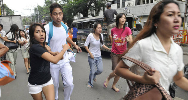 В Индонезии произошли сразу два землетрясения 