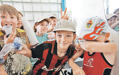 В лагеря? В лагеря... В лагеря! 