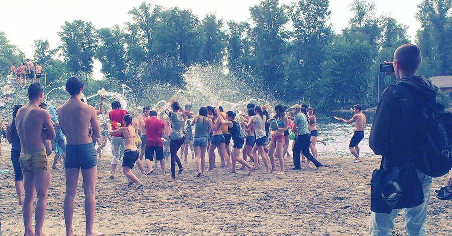 Киевляне устроят перестрелку на водных пистолетах