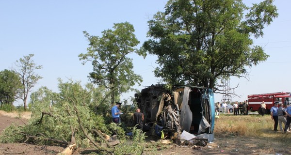 Официально: автобус с курортниками под Запорожьем перевернулся из-за неисправности