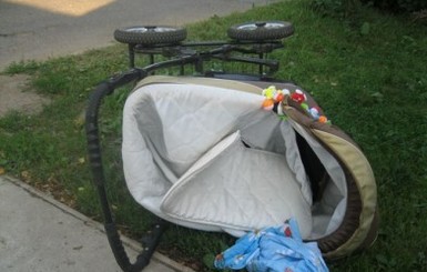 Водителя-убийцу, задавившего младенца в Мариуполе, ищут даже пограничники