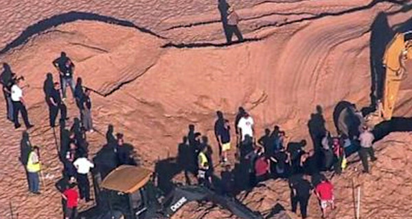 Мальчик остался жив, проведя три часа под слоем песка 