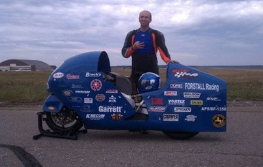 Известный мотогонщик погиб, пытаясь разогнаться до рекордной скорости 