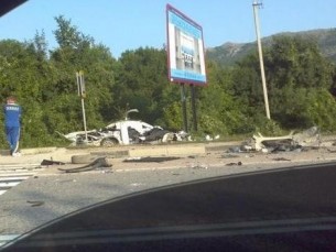 На крымской трассе лихач смял сразу два 