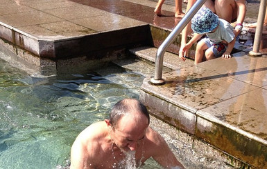 Кернес с женой показали фото с отдыха