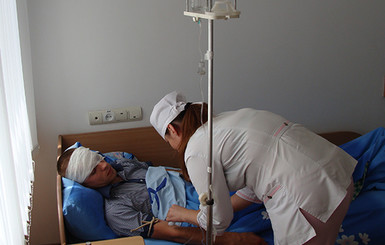 Получивший по голове топором милиционер выжил