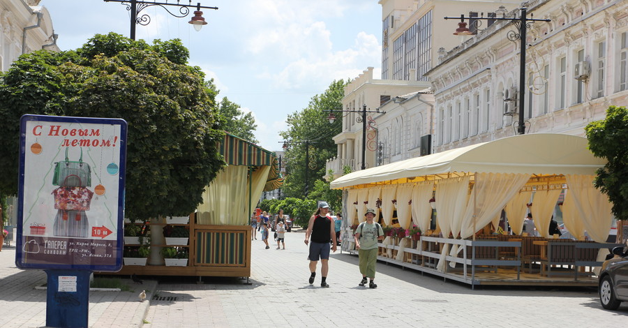 Незаконных кафешек в центре Симферополя стало еще больше