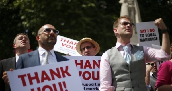 В Великобритании легализовали однополые браки