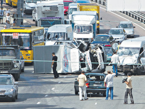 Перевернутые автобусы на Телиги