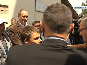 Мама парня, бросившего яйцо в Коморовского: 