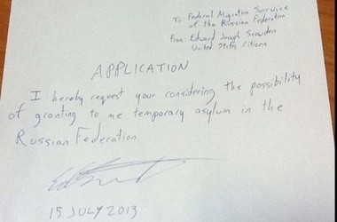 Графолог: Сноуден страдает паранойей