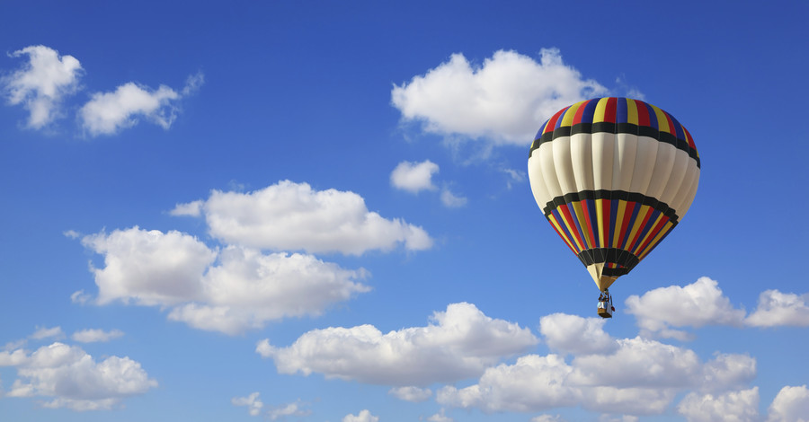 На бегу, в вертолете и на лодке: необычные экскурсии по городу 