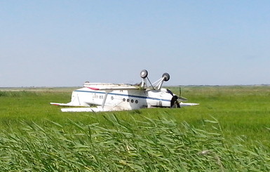 В Крыму аварийно посадили самолет       