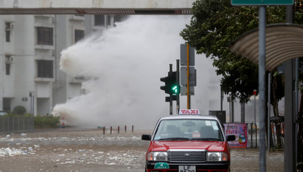 Мощнейший тайфун накрыл Гонконг