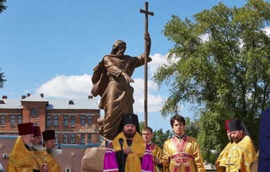 В Харькове мода на религиозные памятники