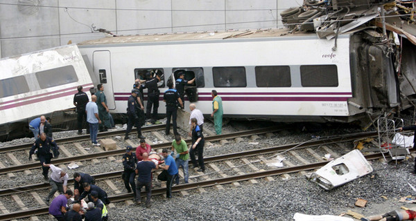 Машиниста потерпевшего крушение в Испании поезда арестовали прямо в больнице 