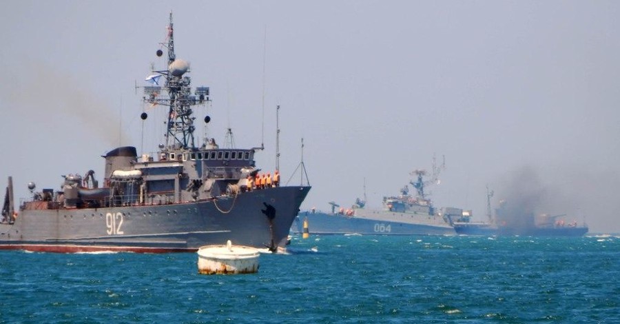 Янукович и Путин приедут в Севастополь посмотреть на парад кораблей