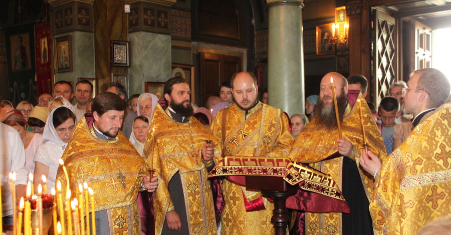 Во Львове праздничным молебном и колокольным звоном отпраздновали 1025-летия крещения Руси