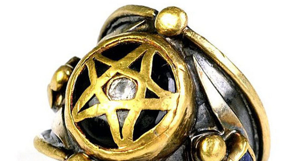 Кольцо барабанщика The Beatles продали за 28 тысяч долларов 