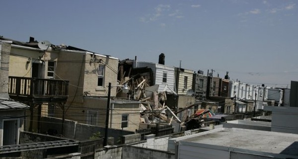 В Филадельфии по загадочной причине рухнул жилой дом: есть жертвы