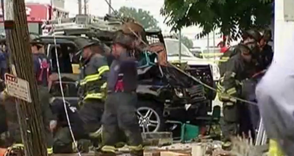 В США машина влетела в здание детского сада 