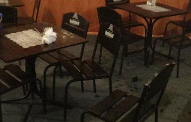 В Киеве среди ночи загорелось уличное кафе