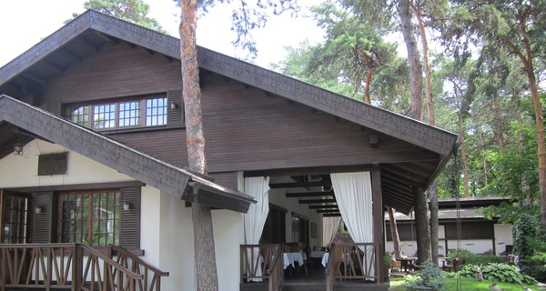 Персонал харьковского ресторана, где убили бизнесмена, укрылся в подсобке