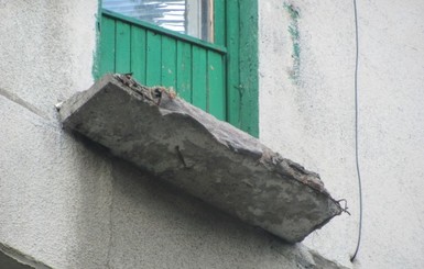 На Луганщине женщина разбилась, упав вместе с балконом